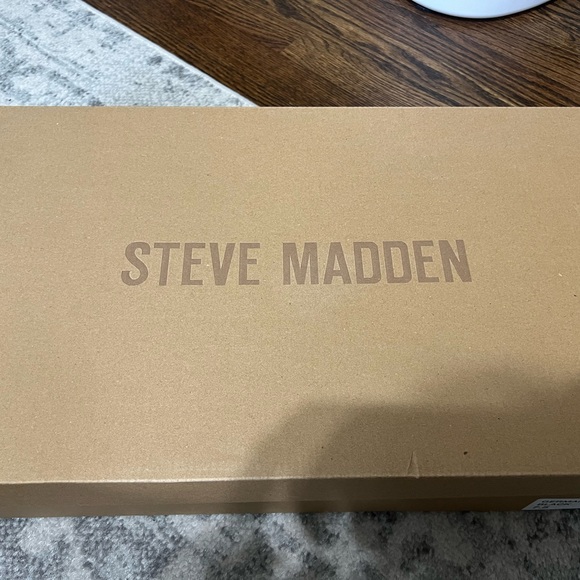 Steve Madden 7.5 Boots - Picture 4 of 11